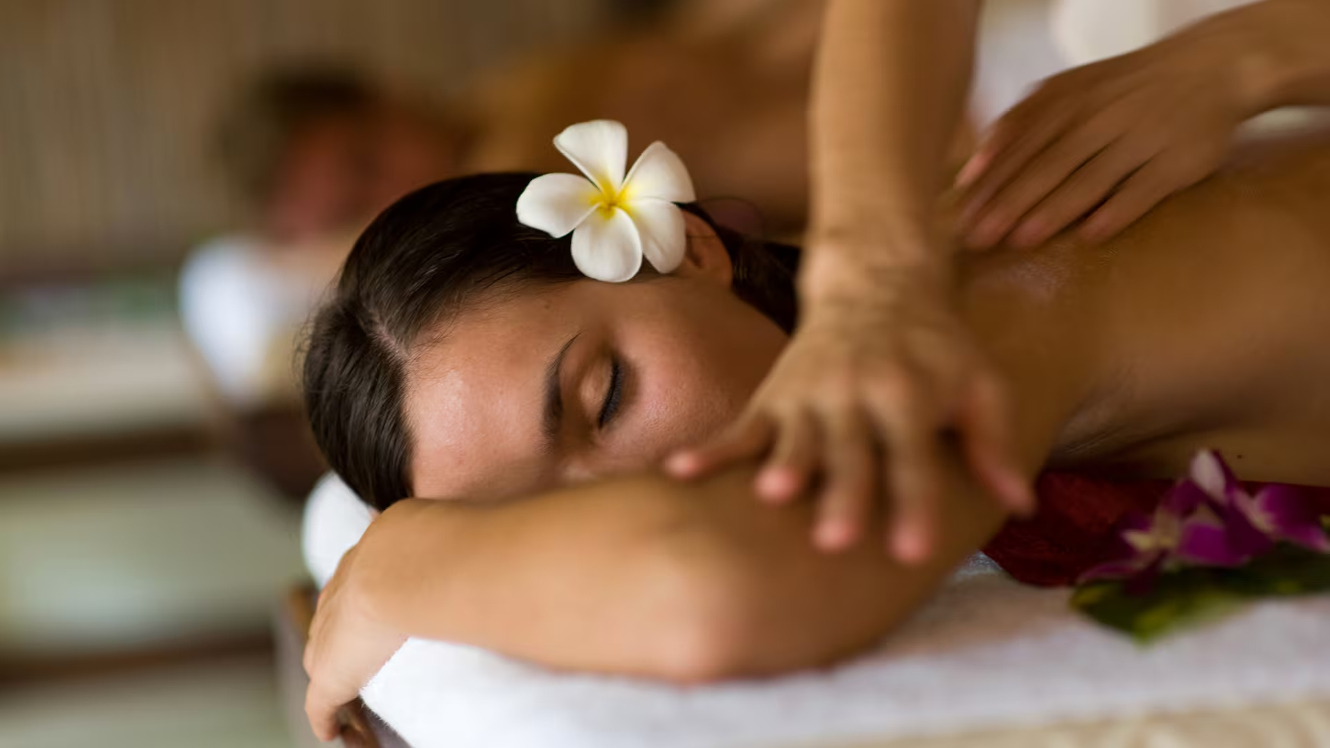 Couples deep tissue muscle massage