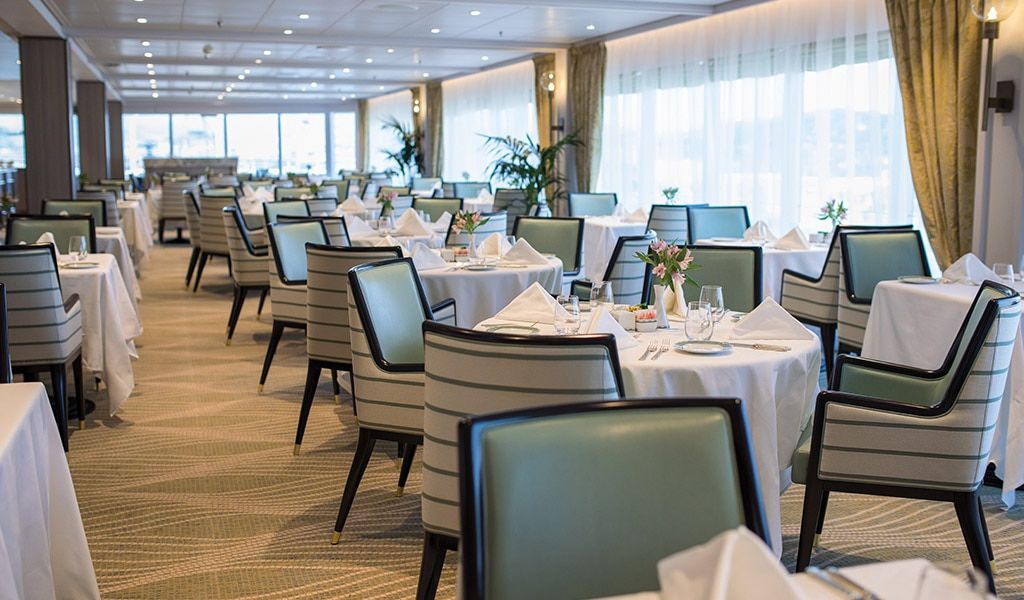 Sette mari at la veranda