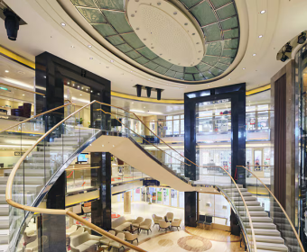 Three-deck atrium
