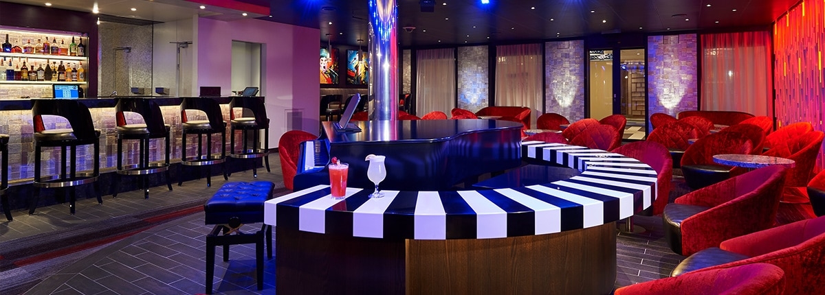 Piano bar