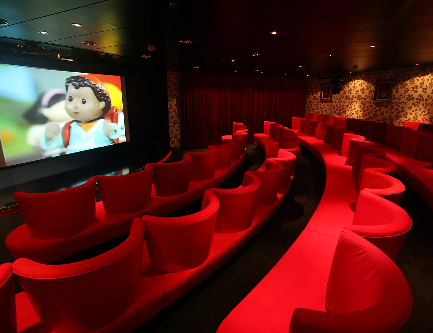 Adventure ocean theater