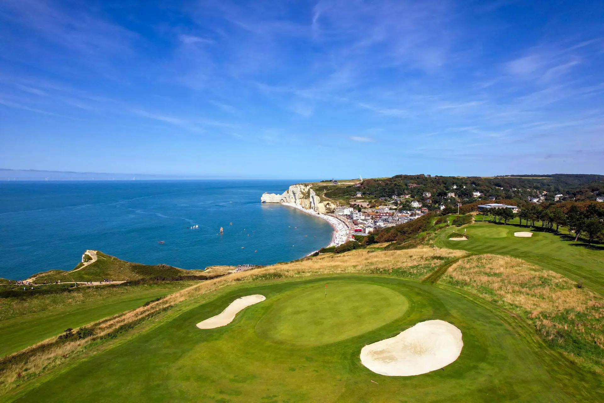 Golf and river cruising: a hole in one