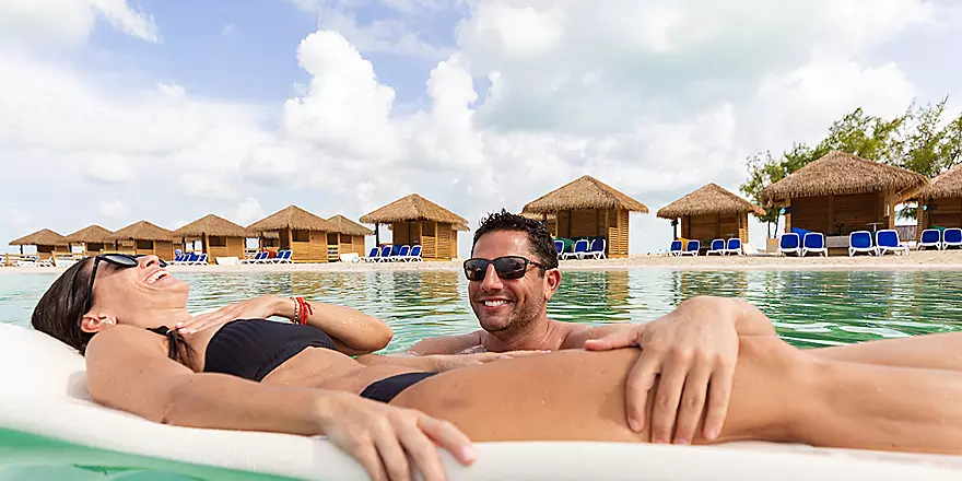 Two sides, two vibes