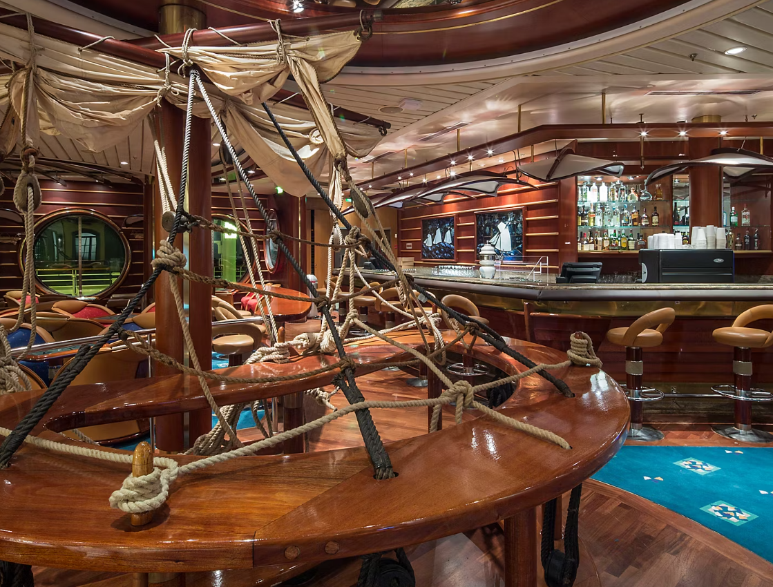 Schooner bar