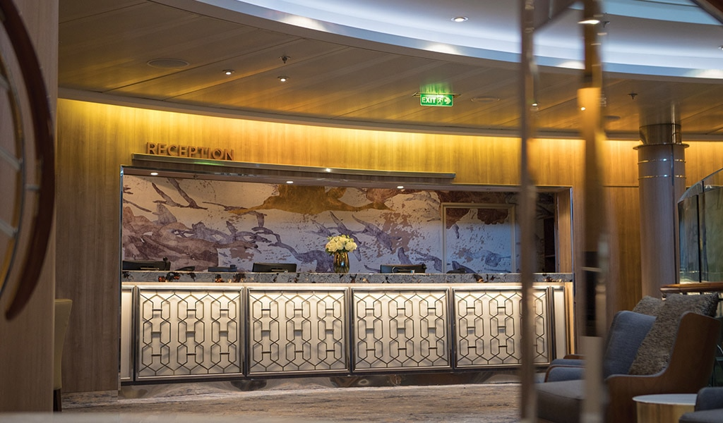 Reception & concierge