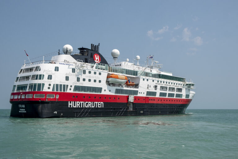 Antarctica cruise to In-depth Antarctica Falklands & South Georgia